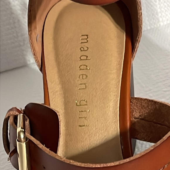 Madden girl, block heel sandals. - Picture 9 of 10